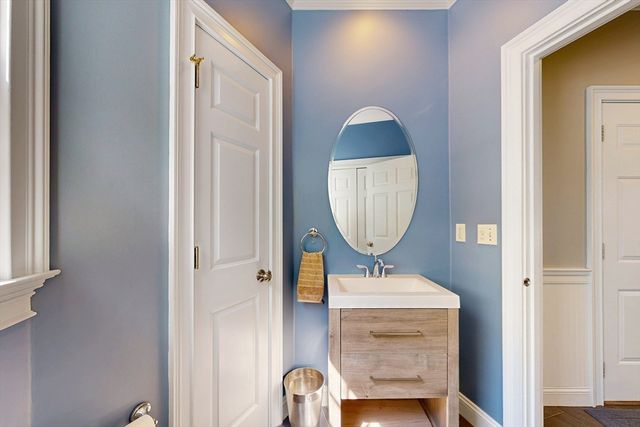15 Loeffler Ln, Medfield, MA 02052