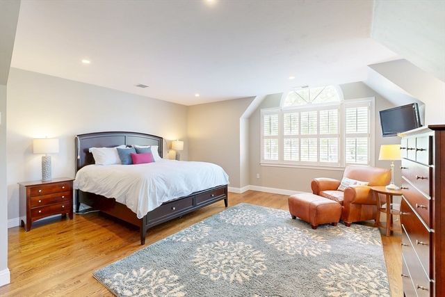 15 Loeffler Ln, Medfield, MA 02052