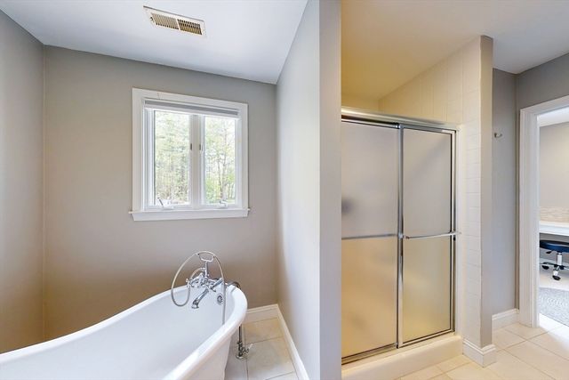15 Loeffler Ln, Medfield, MA 02052