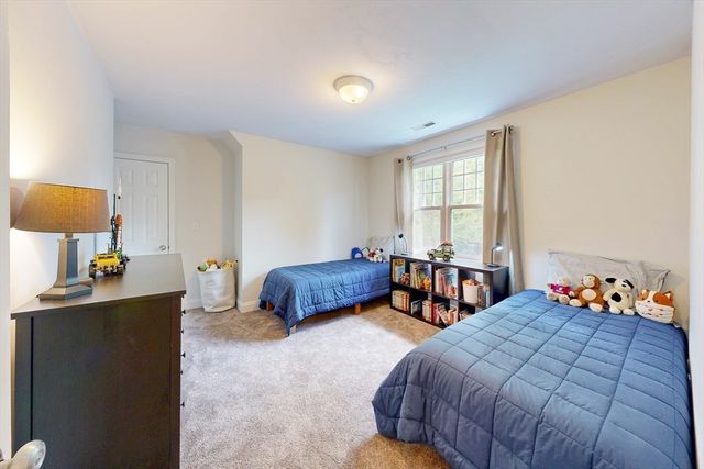 15 Loeffler Ln, Medfield, MA 02052