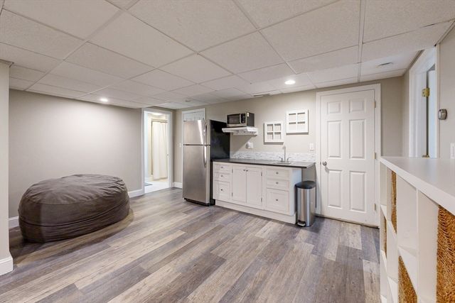 15 Loeffler Ln, Medfield, MA 02052
