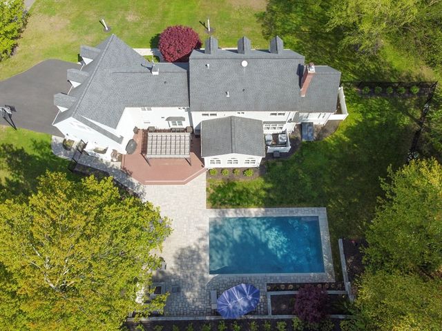 15 Loeffler Ln, Medfield, MA 02052