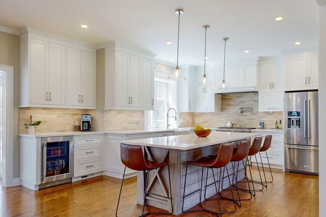 15 Loeffler Ln, Medfield, MA 02052
