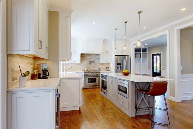 15 Loeffler Ln, Medfield, MA 02052