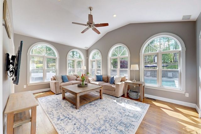 15 Loeffler Ln, Medfield, MA 02052