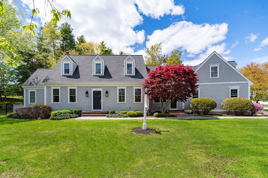 15 Loeffler Ln, Medfield, MA 02052