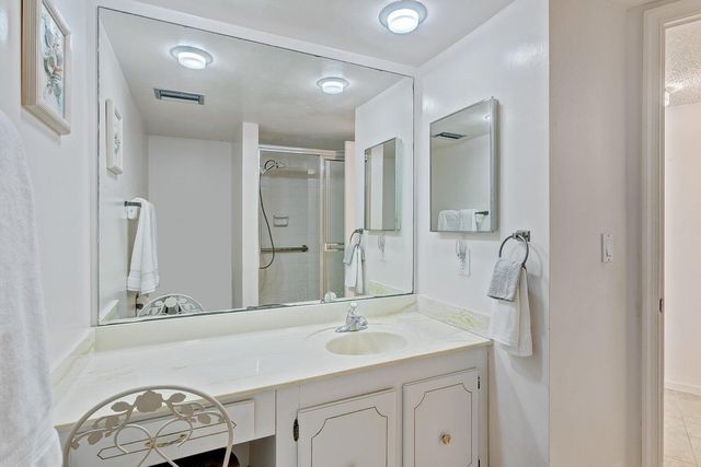 2800 N Ocean Drive B - 6d, Singer Island, FL 33404