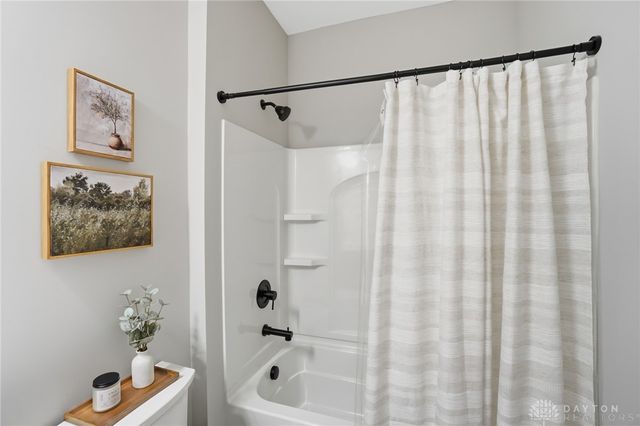 578 Twilight Lane, Sugarcreek Twp, OH 45440