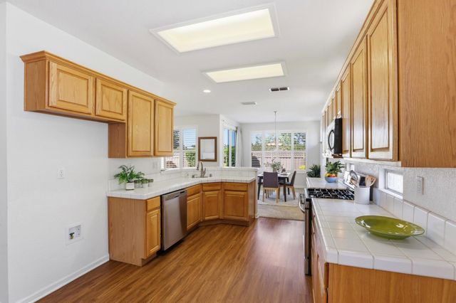 1160 Greenwood Ct, Lincoln, CA 95648