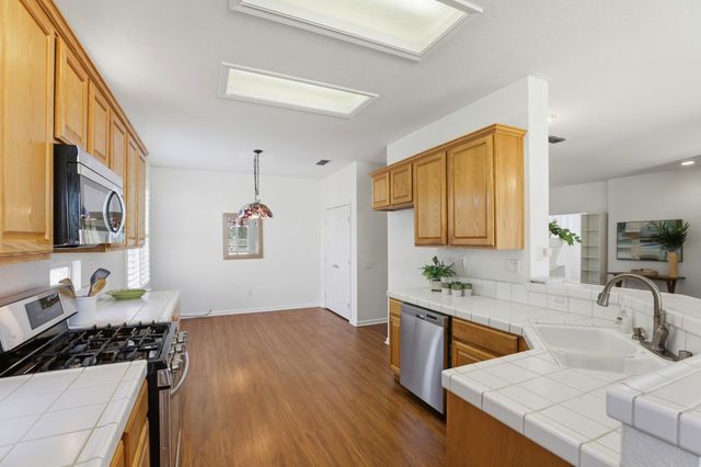 1160 Greenwood Ct, Lincoln, CA 95648