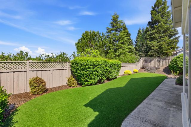 1160 Greenwood Ct, Lincoln, CA 95648