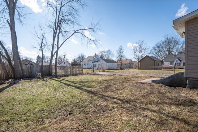 2408 21st Street NE, Canton, OH 44705