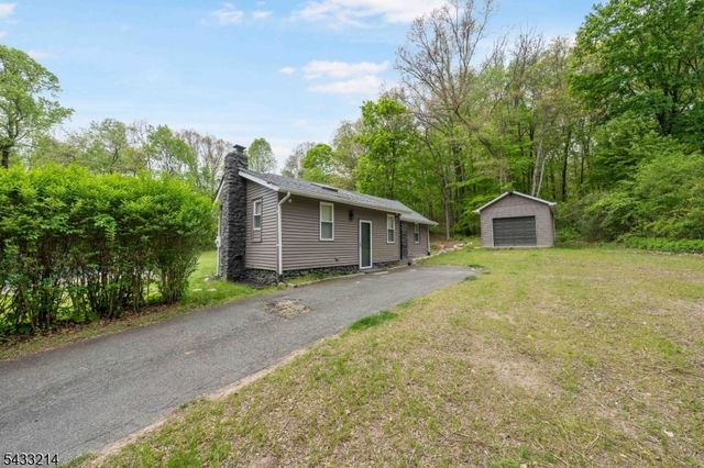 17 Carr Ln, Roxbury Twp., NJ 07885