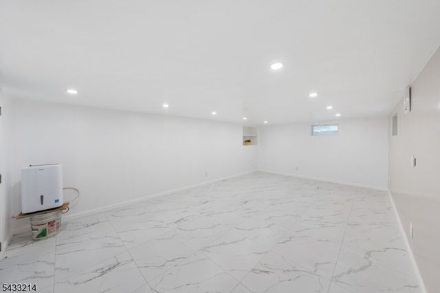 17 Carr Ln, Roxbury Twp., NJ 07885