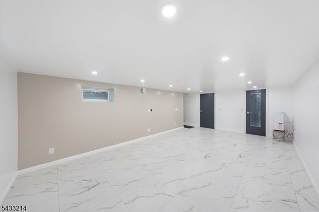 17 Carr Ln, Roxbury Twp., NJ 07885