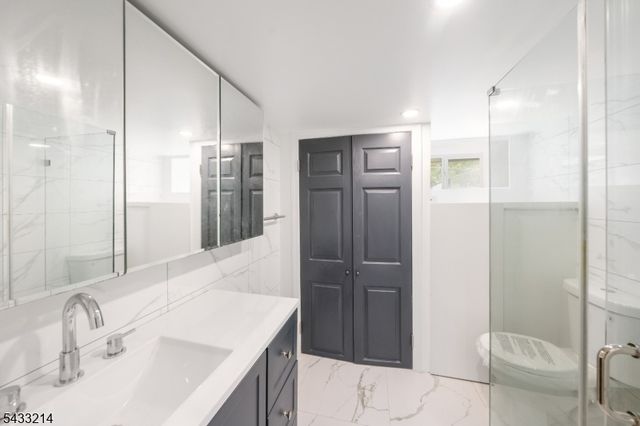 17 Carr Ln, Roxbury Twp., NJ 07885