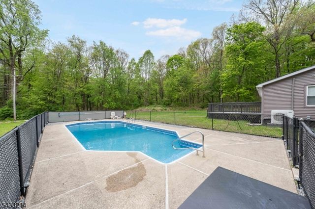 17 Carr Ln, Roxbury Twp., NJ 07885