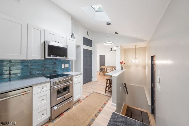 17 Carr Ln, Roxbury Twp., NJ 07885