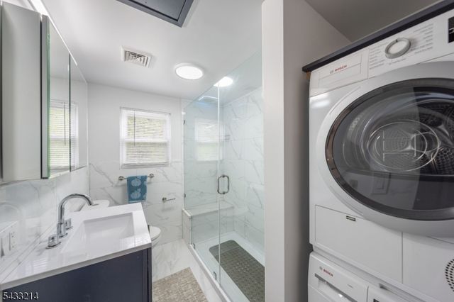 17 Carr Ln, Roxbury Twp., NJ 07885