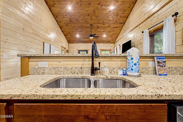 1636 Eagle Springs Road, Sevierville, TN 37876