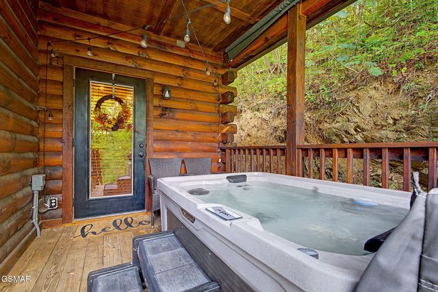 1636 Eagle Springs Road, Sevierville, TN 37876