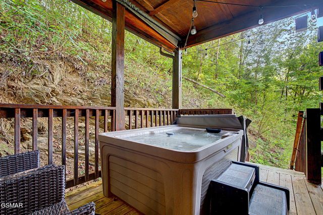 1636 Eagle Springs Road, Sevierville, TN 37876