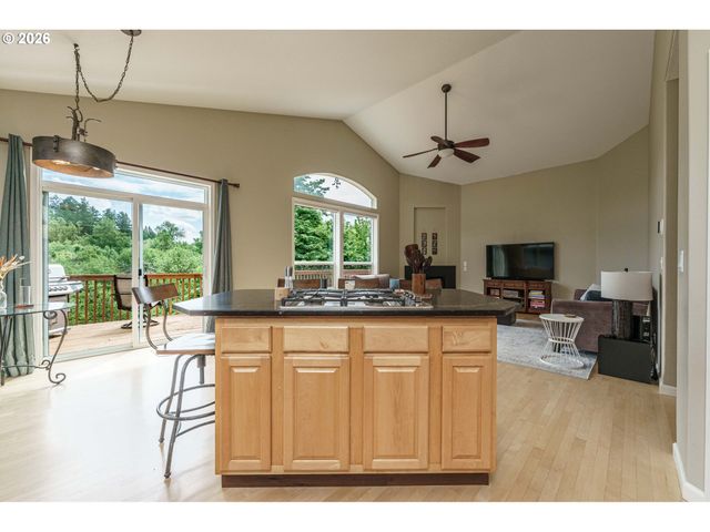 1216 Se 47TH St, Hillsboro, OR 97123