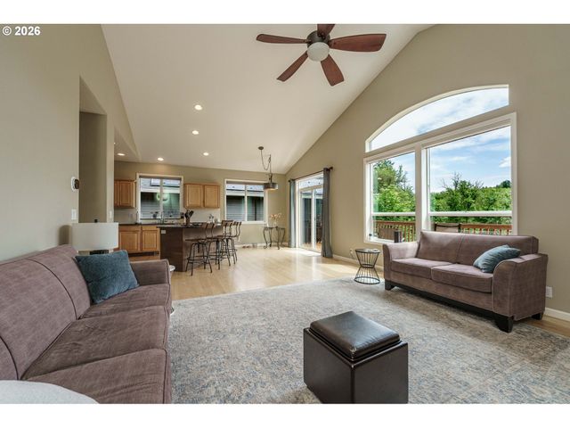 1216 Se 47TH St, Hillsboro, OR 97123