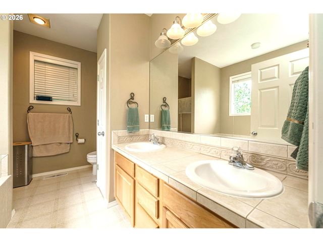 1216 Se 47TH St, Hillsboro, OR 97123