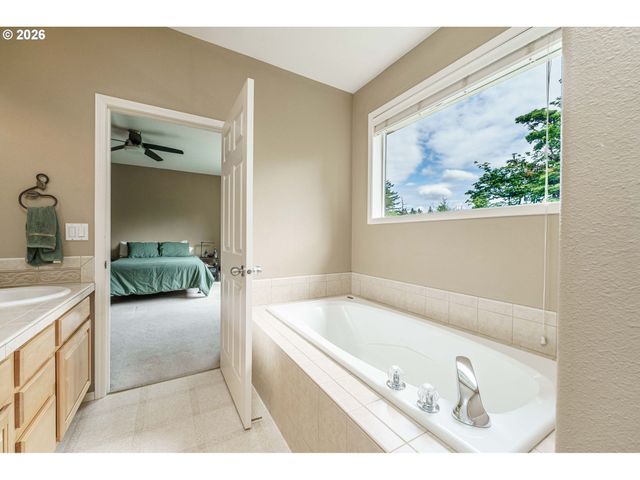 1216 Se 47TH St, Hillsboro, OR 97123