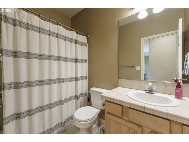 1216 Se 47TH St, Hillsboro, OR 97123