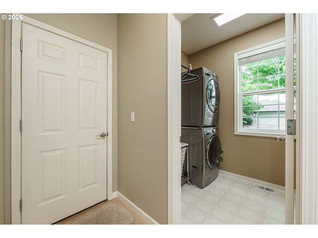 1216 Se 47TH St, Hillsboro, OR 97123