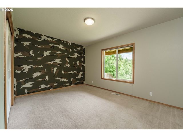 1216 Se 47TH St, Hillsboro, OR 97123