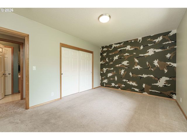 1216 Se 47TH St, Hillsboro, OR 97123