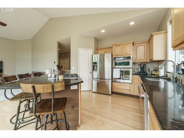 1216 Se 47TH St, Hillsboro, OR 97123