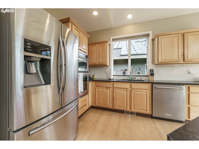 1216 Se 47TH St, Hillsboro, OR 97123