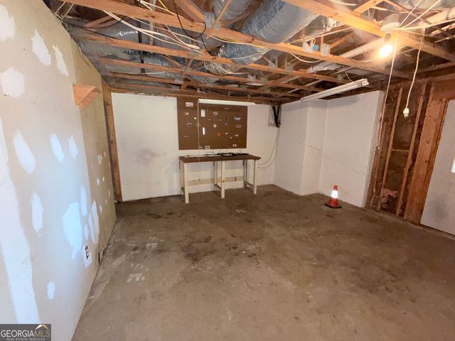 5030 West Shore Drive SW, Conyers, GA 30094