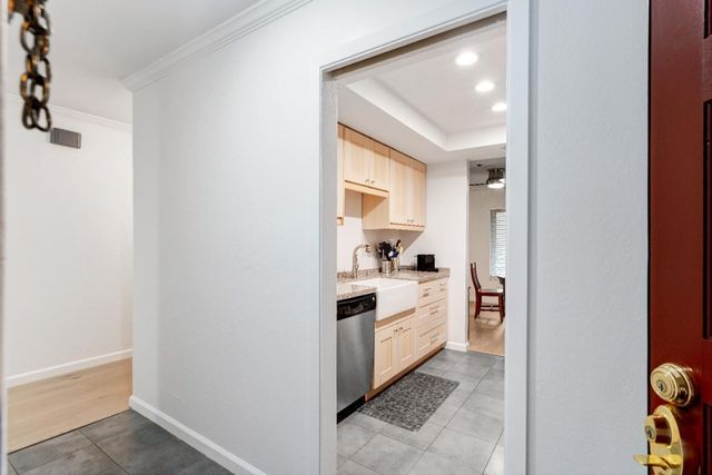 477 Lassen Street 6, Los Altos, CA 94022