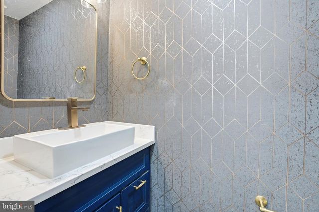 10704 HOWERTON AVE, Fairfax, VA 22030