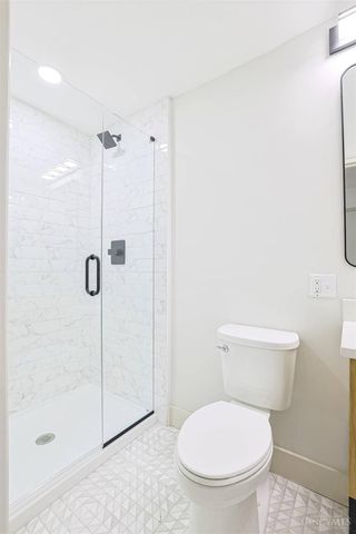 2378 Madison Road, Cincinnati, OH 45208