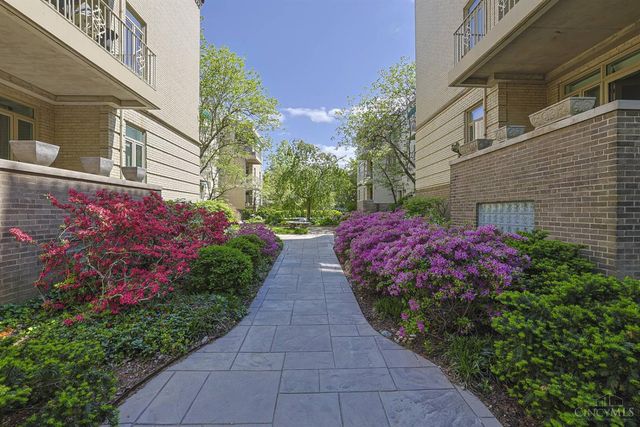 2378 Madison Road, Cincinnati, OH 45208