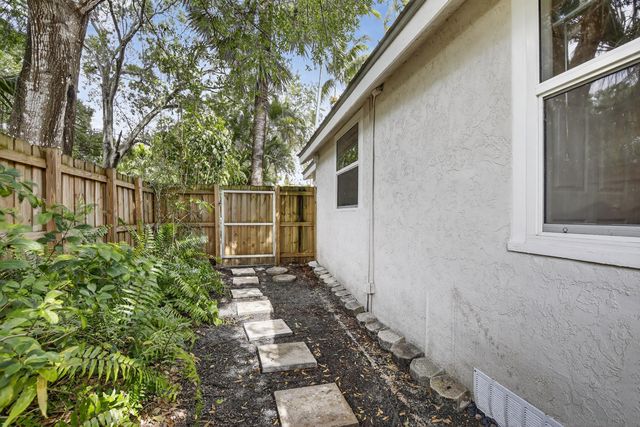 605 SW 6th Avenue, Fort Lauderdale, FL 33315