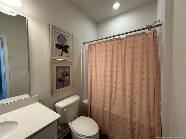 165 Courtside Drive, Dunn, NC 28334