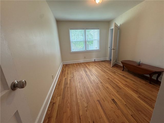 422 E Savannah Street, Calhoun Falls, SC 29628