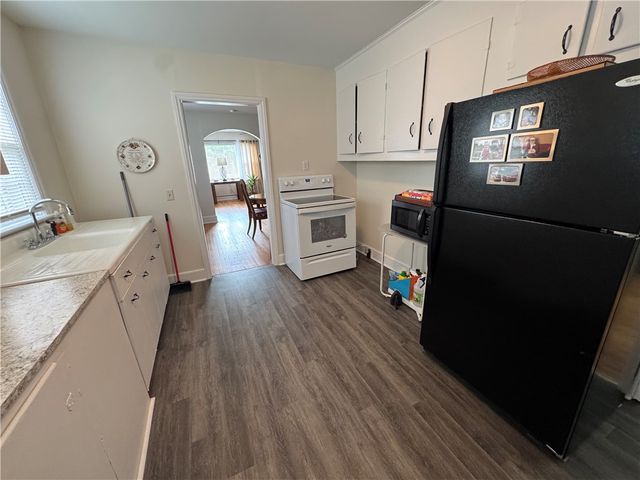 422 E Savannah Street, Calhoun Falls, SC 29628