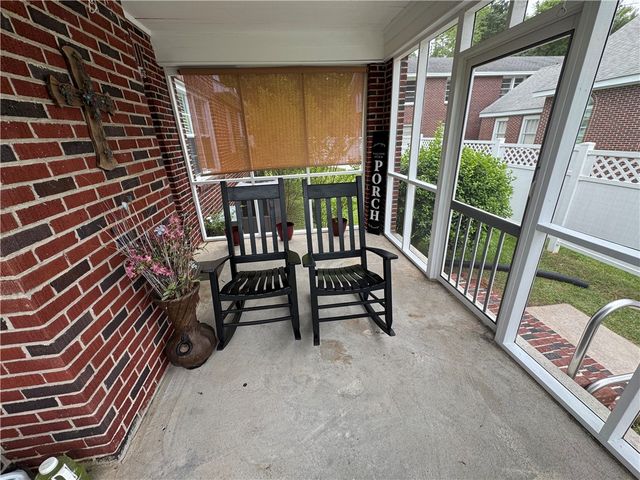 422 E Savannah Street, Calhoun Falls, SC 29628