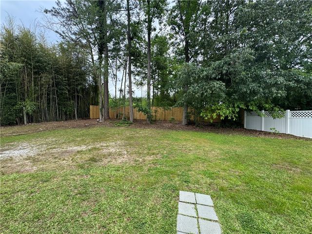 422 E Savannah Street, Calhoun Falls, SC 29628