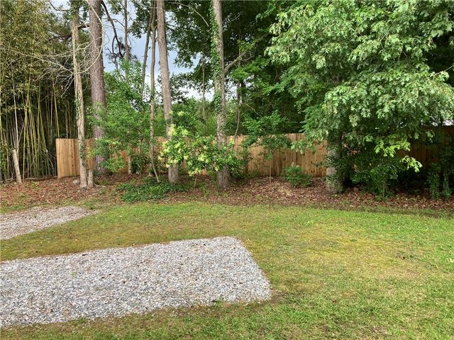 422 E Savannah Street, Calhoun Falls, SC 29628