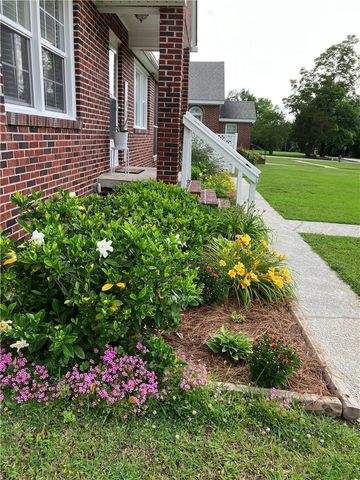422 E Savannah Street, Calhoun Falls, SC 29628