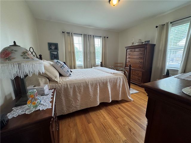 422 E Savannah Street, Calhoun Falls, SC 29628